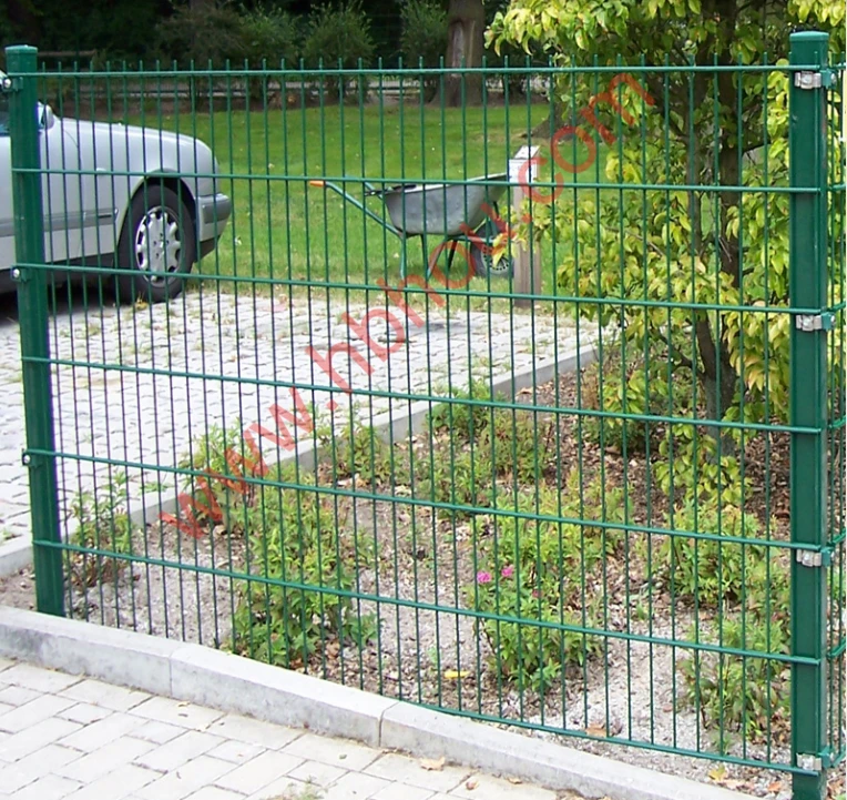 straining wire fence